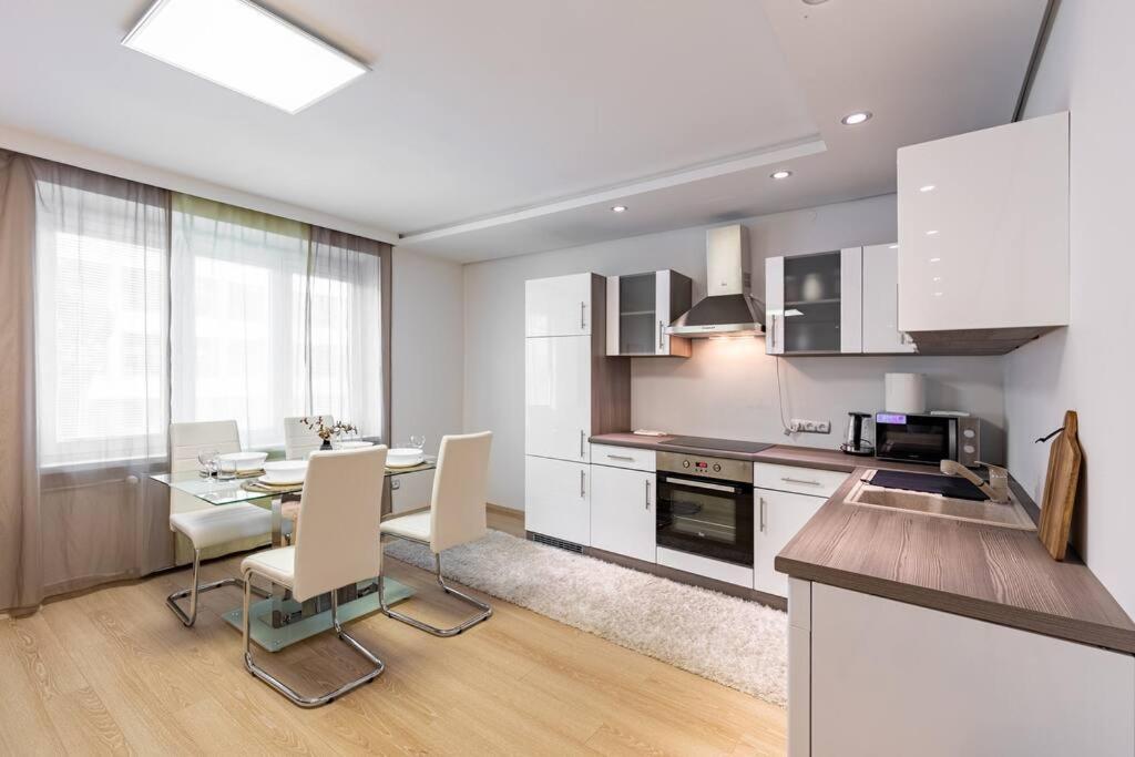 Urban Retreat Near Old Town Pressburg